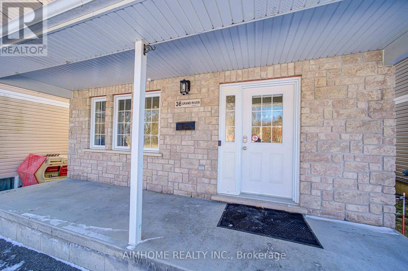 36 GRAND RIVER AVENUE photo 2