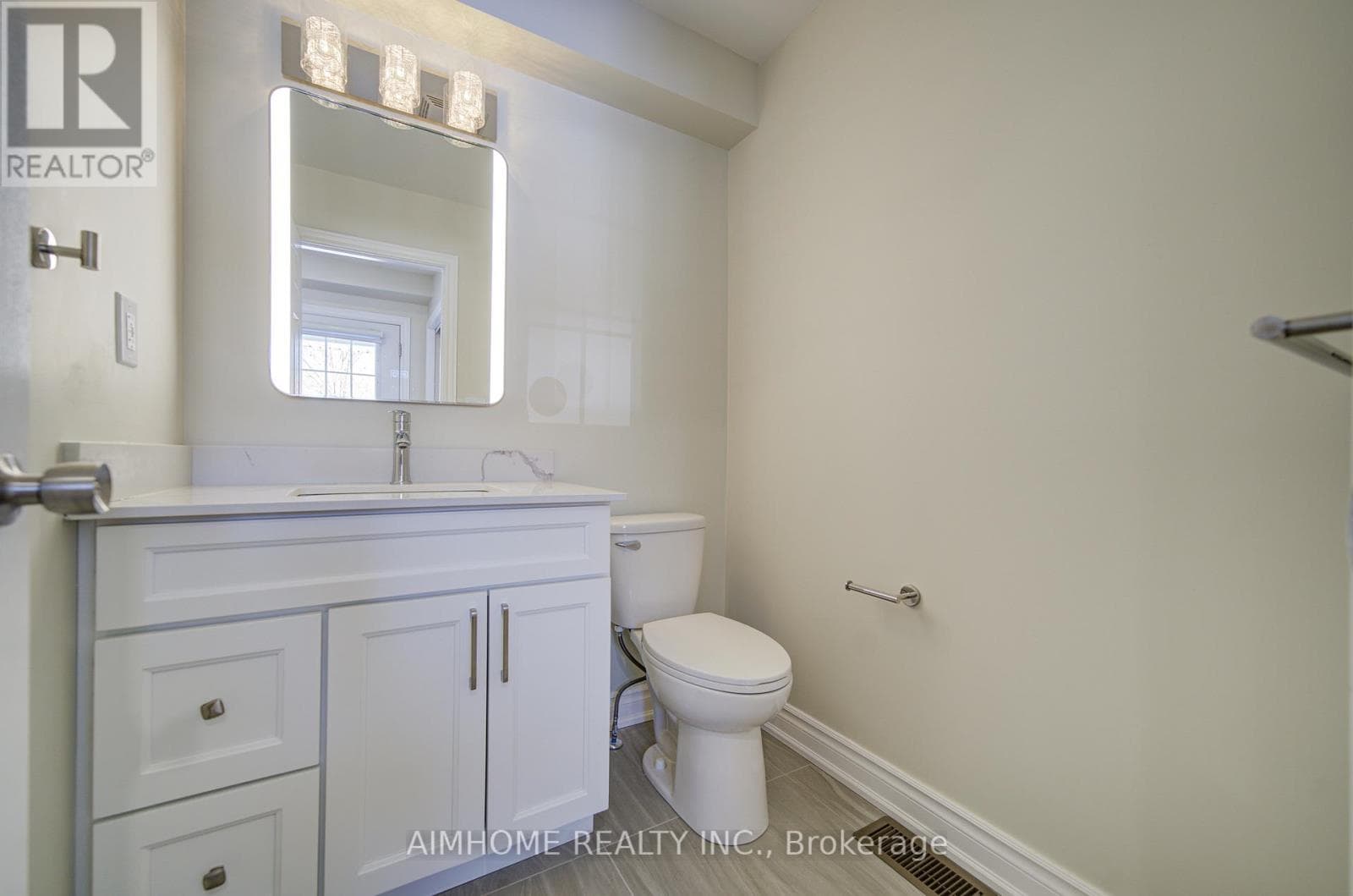 36 GRAND RIVER AVENUE photo 5
