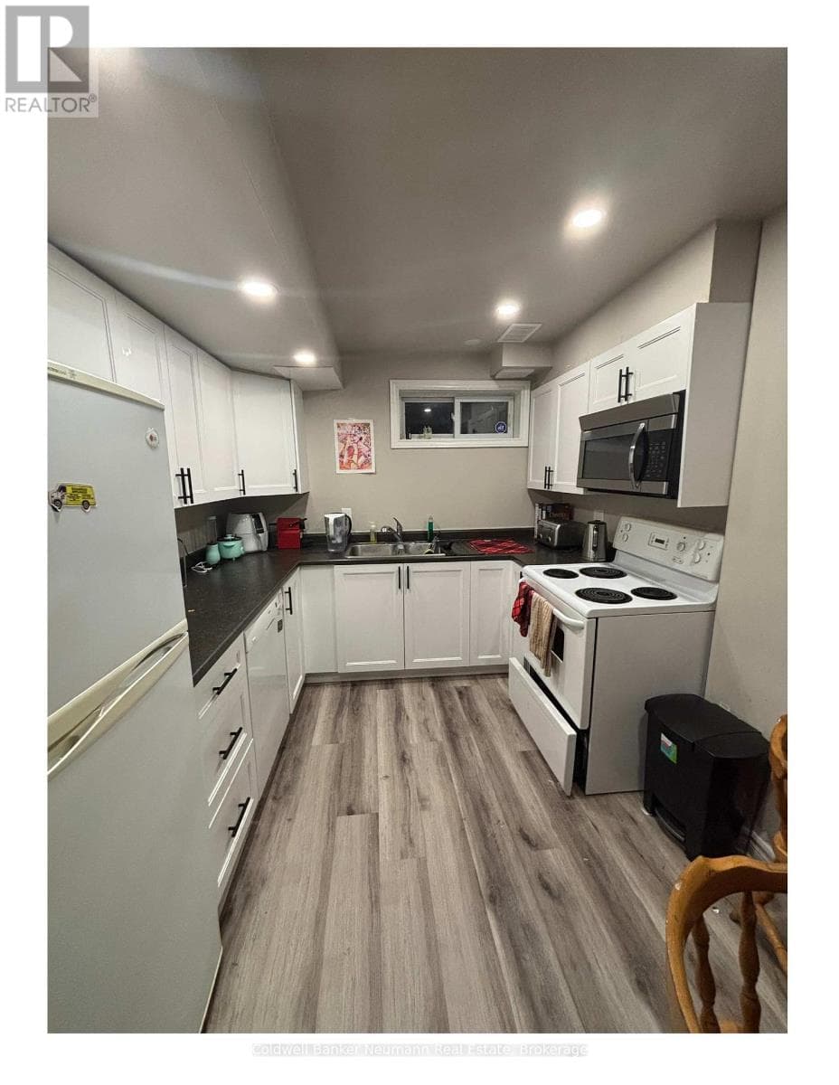 129 RICKSON AVENUE photo 2