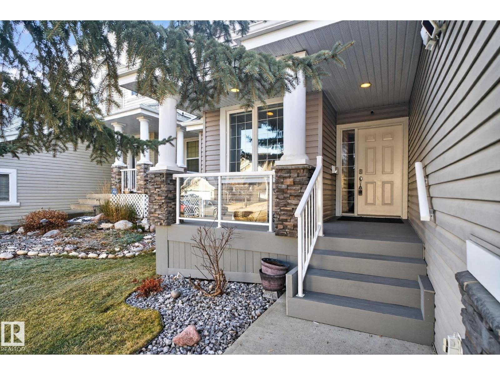 613 Stewart CR SW photo 3