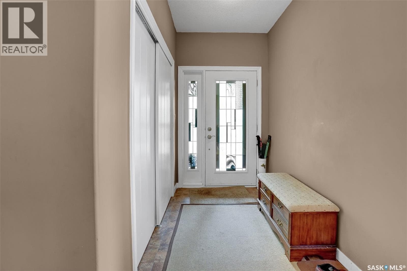 81 Kinsley PLACE photo 2