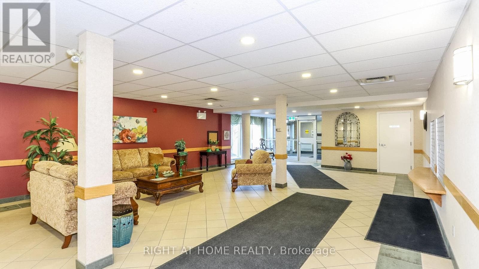 412 - 94 DEAN AVENUE photo 2