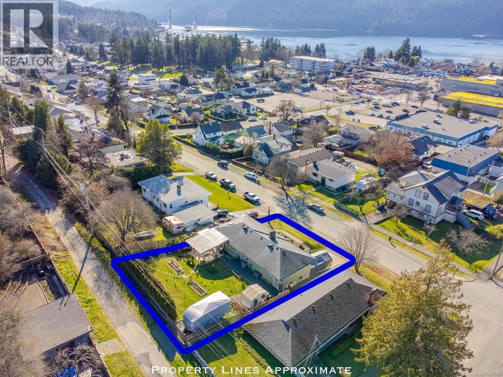 4 bed 2 bath single family at 2979 6th Ave — $749,900