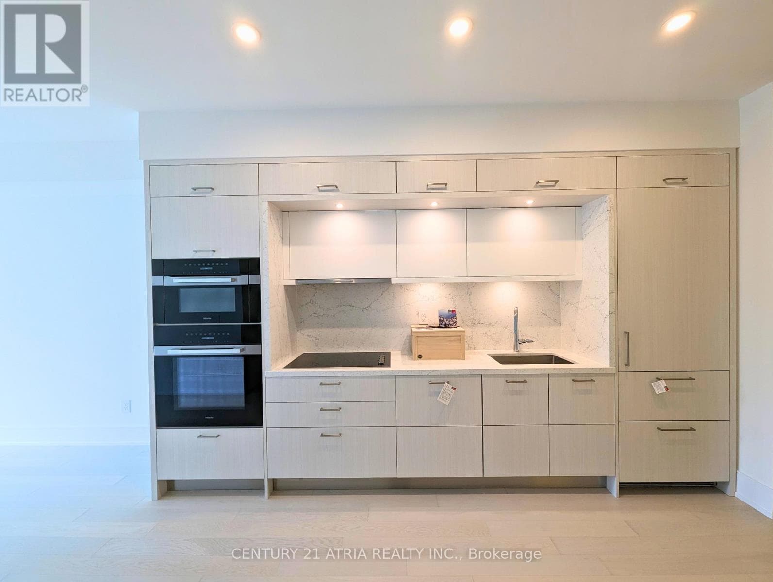2 bed 2 bath single family at 523 - 155 MERCHANTS' WHARF — $949,000