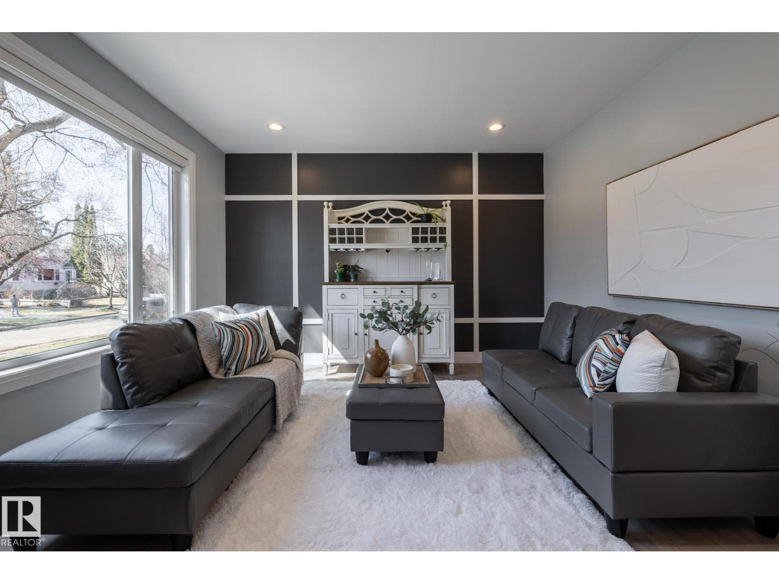 10936 71 AV NW photo 4