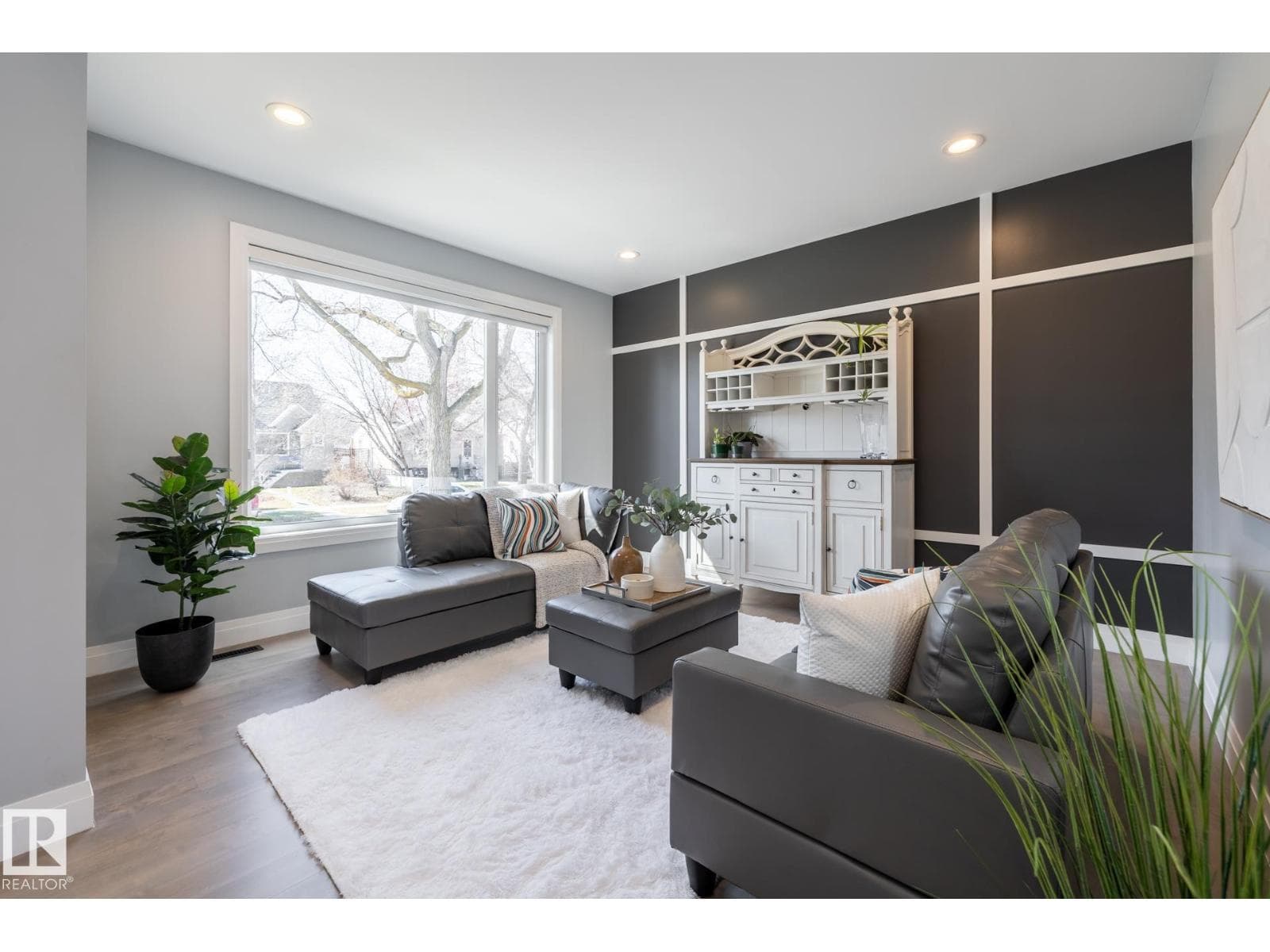 10936 71 AV NW photo 5