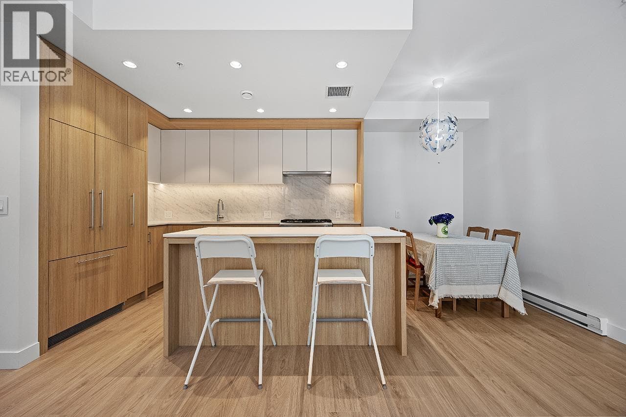 611 6085 IRMIN STREET photo 5