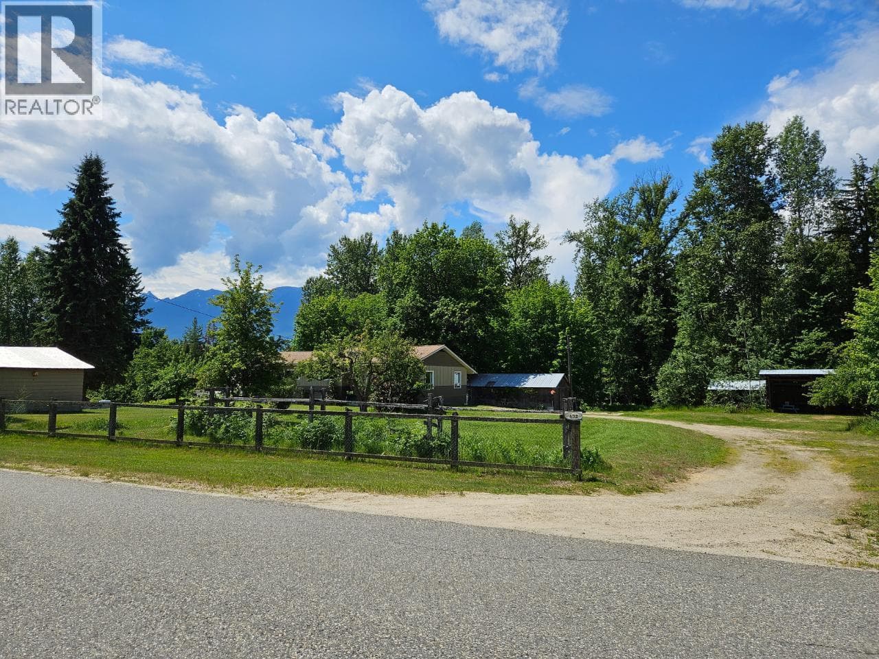 432 ALEXANDER Road photo 3