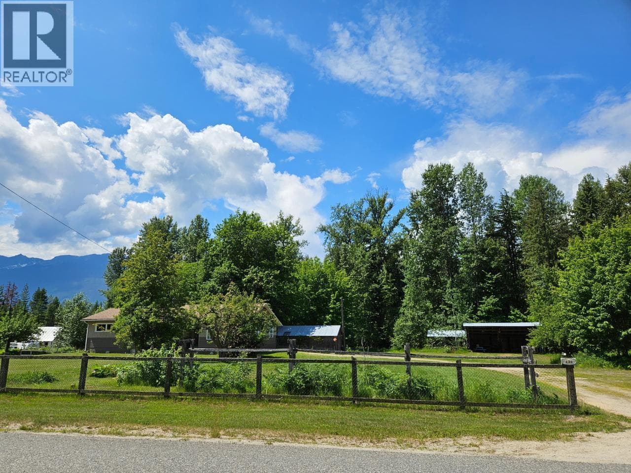 432 ALEXANDER Road photo 4