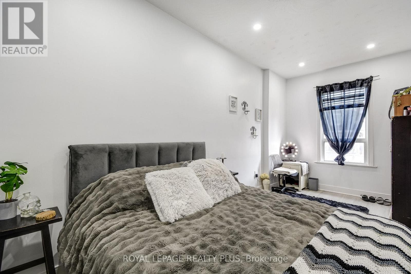 58 EAST 22ND STREET photo 4
