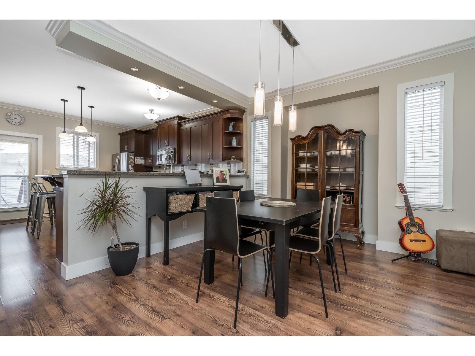 19232 68A AVENUE photo 3