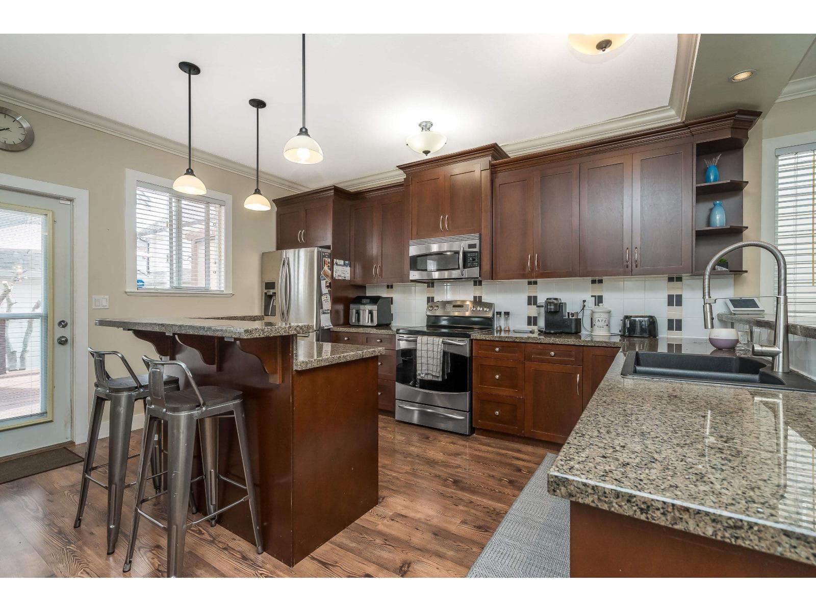 19232 68A AVENUE photo 4