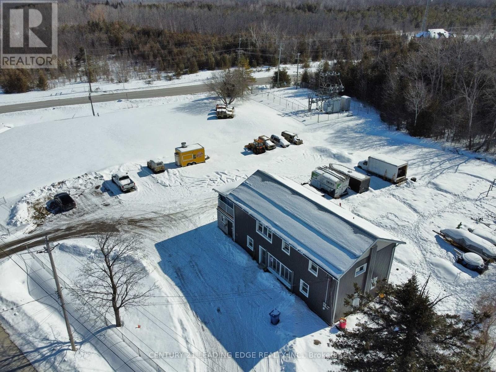 1035 METRO ROAD N photo 5