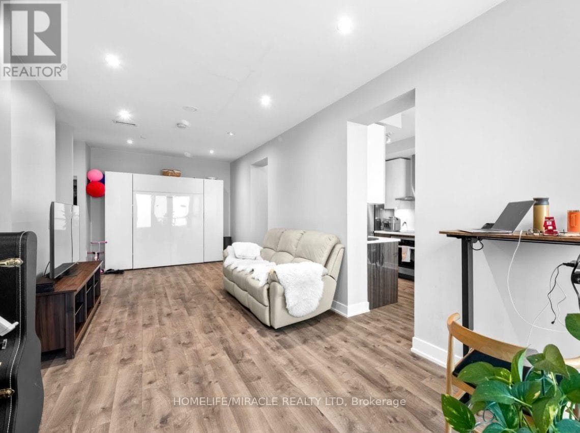 4804 - 20 SHORE BREEZE DRIVE photo 5