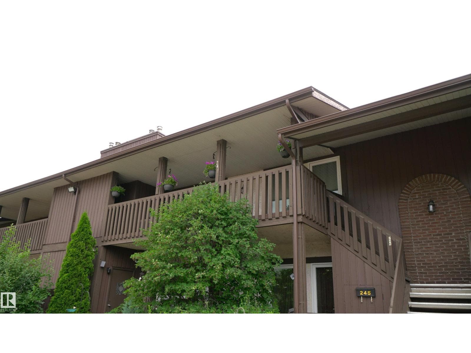 245 SURREY GARDENS NW