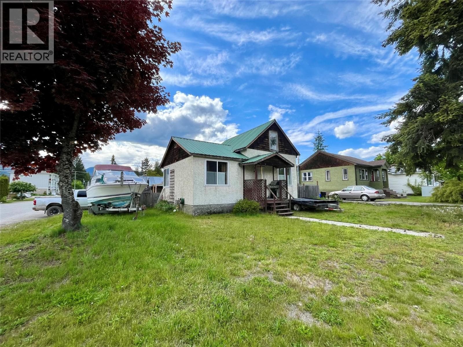 2 bed 2 bath single family at 302 6th Avenue NW — $333,000