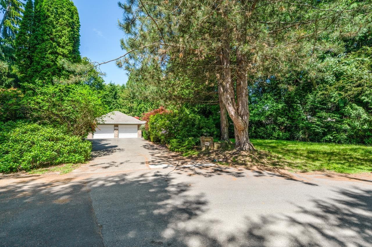 13553 25 AVENUE photo 2