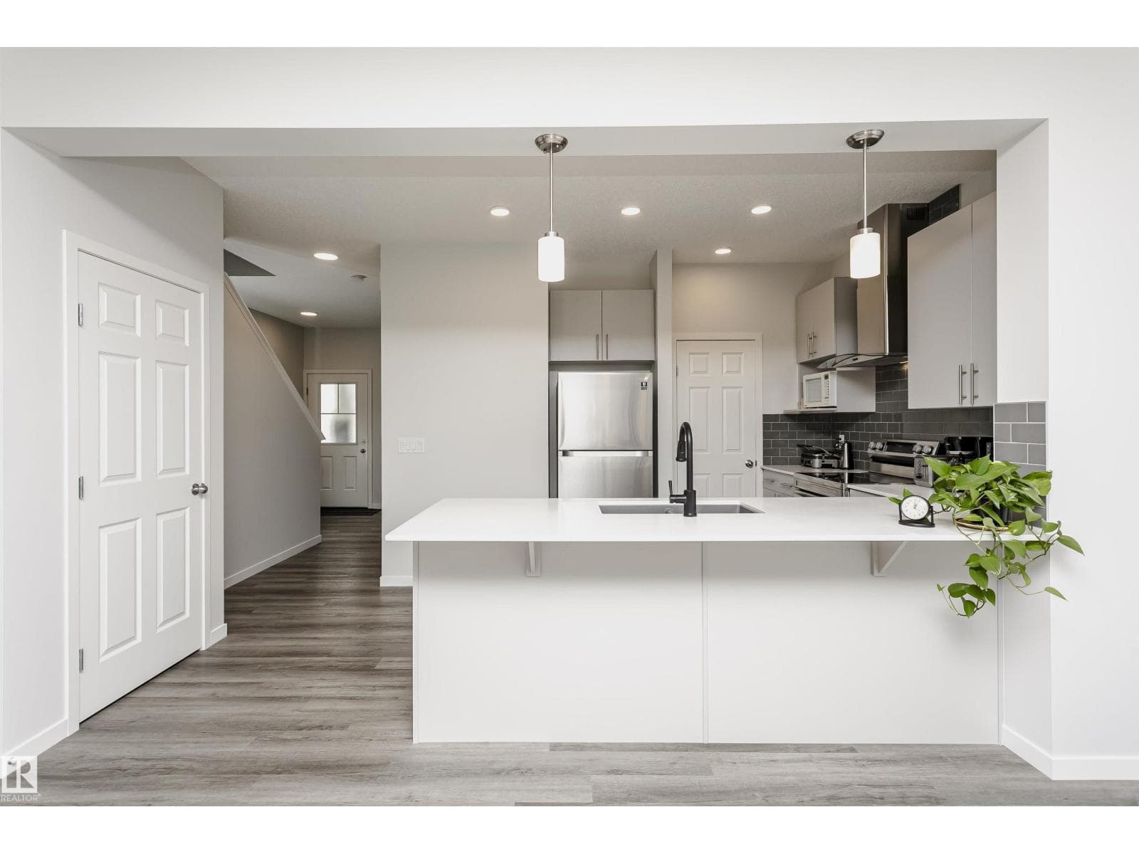 1640 ERKER WY NW — photo 3