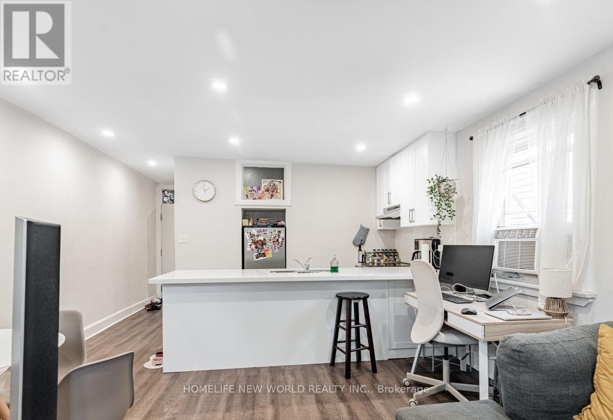 878 KINGSTON ROAD photo 5