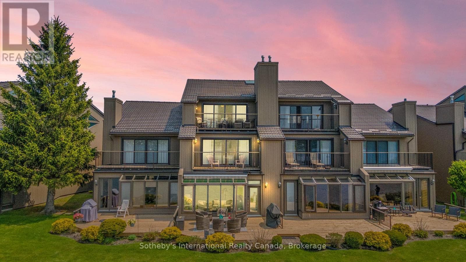 2 bed 4 bath single family at 10 - 8 BECK BOULEVARD — $875,000