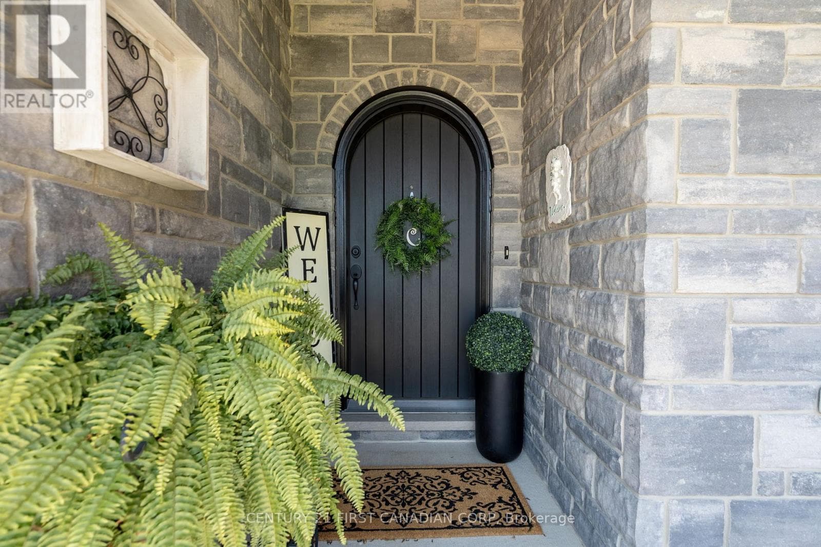 161 COLLINS WAY photo 3