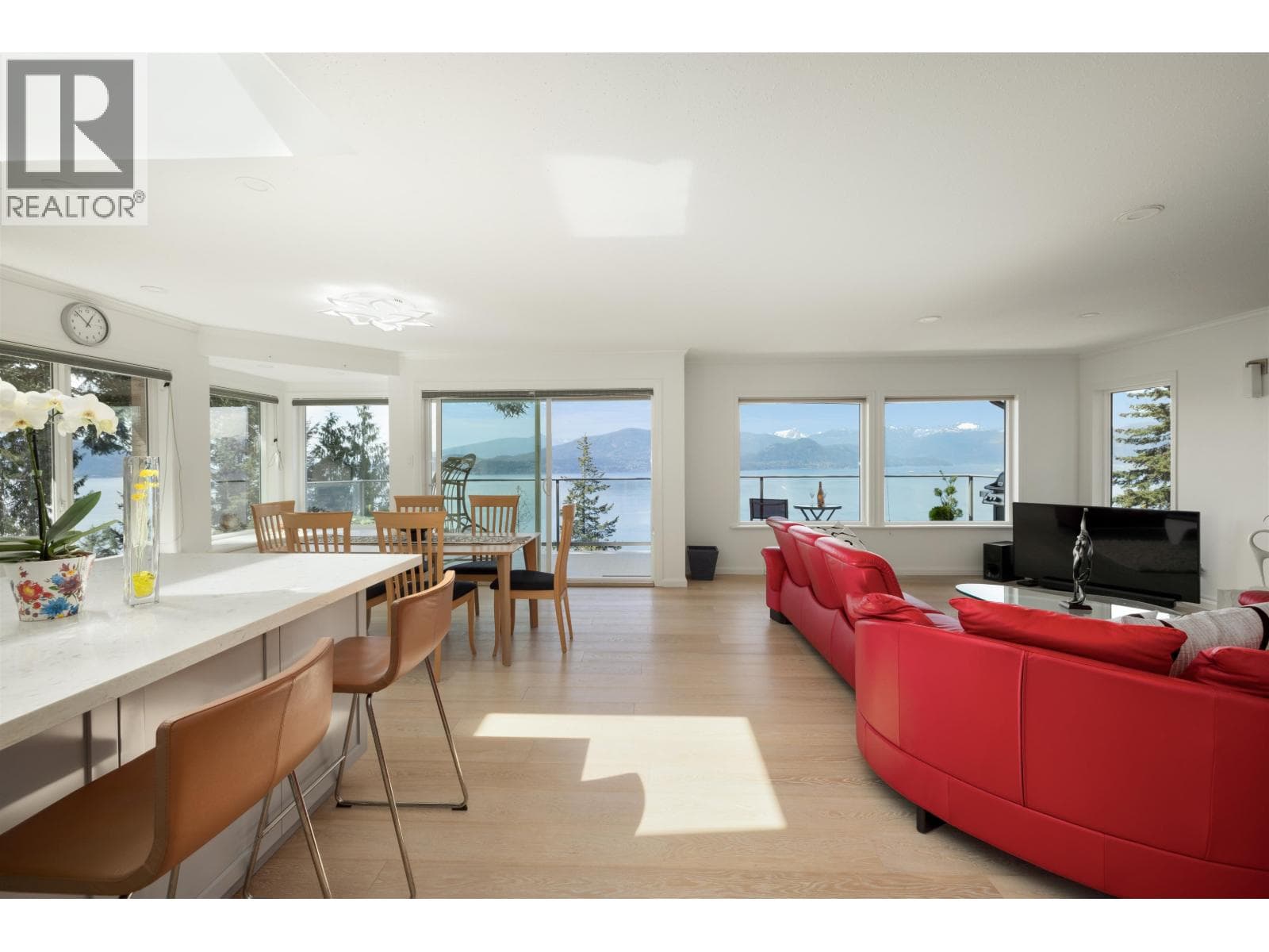 4 bed 4 bath single family at 250 KELVIN GROVE WAY — $2,197,500