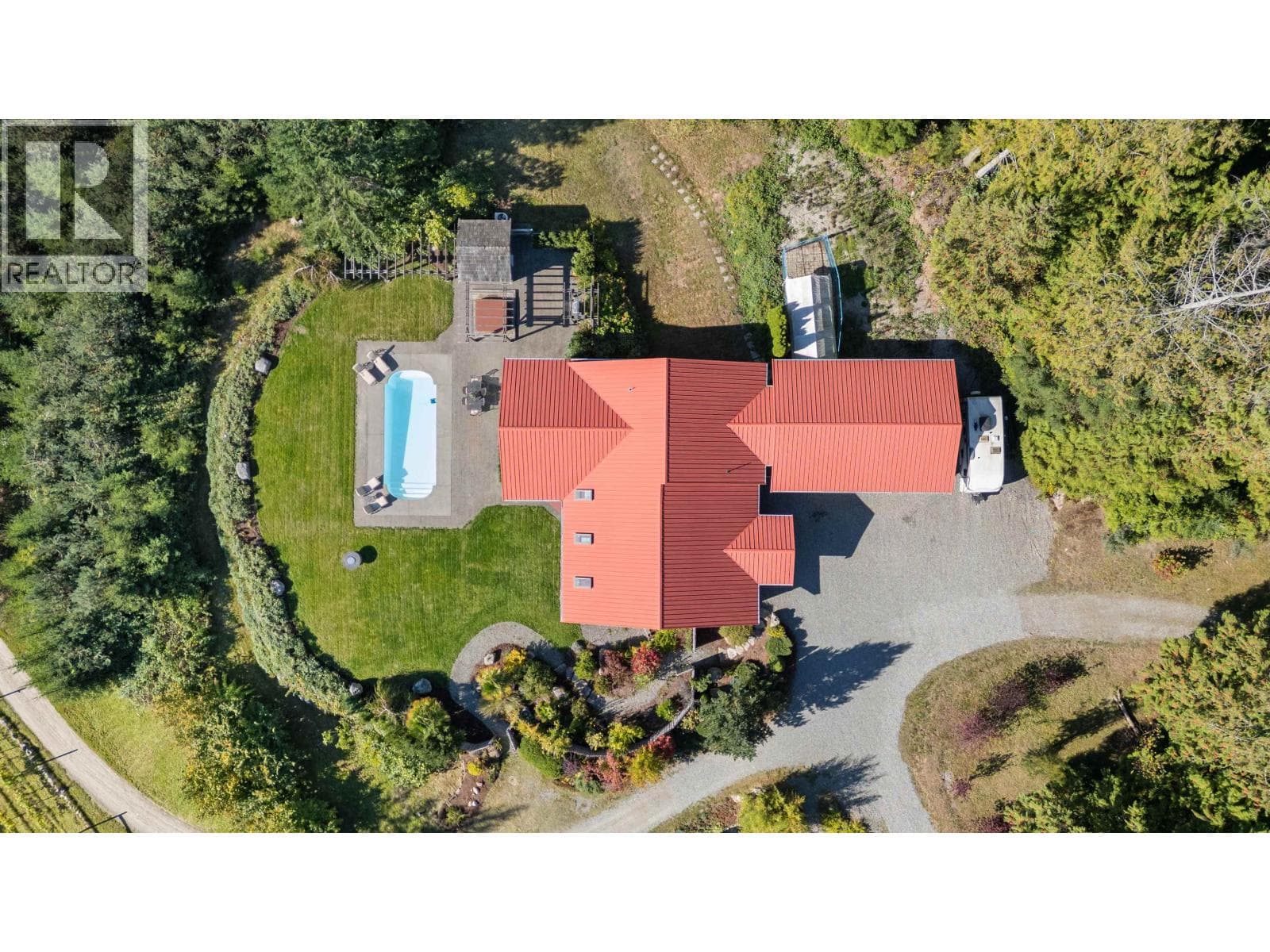 2440 SUNSHINE COAST HIGHWAY photo 3