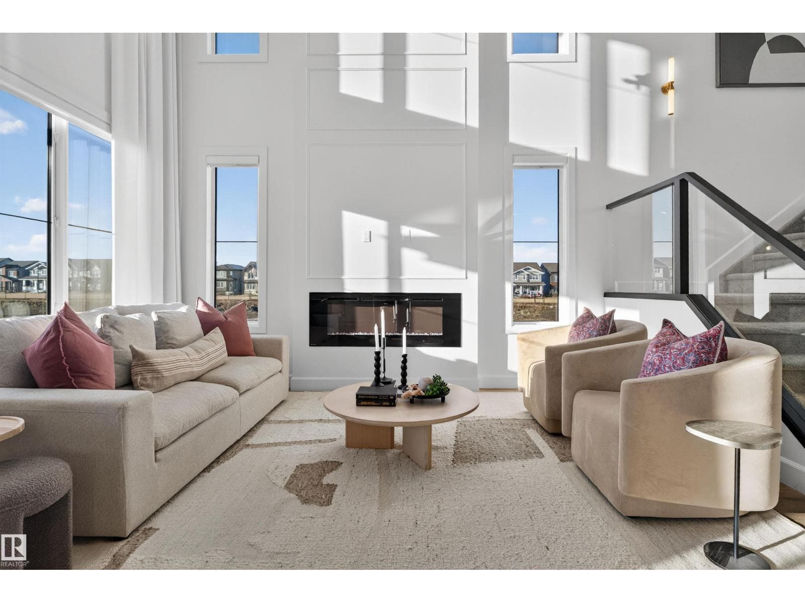 5 bed 5 bath single family at 213 PATERSON LI SW — $945,900