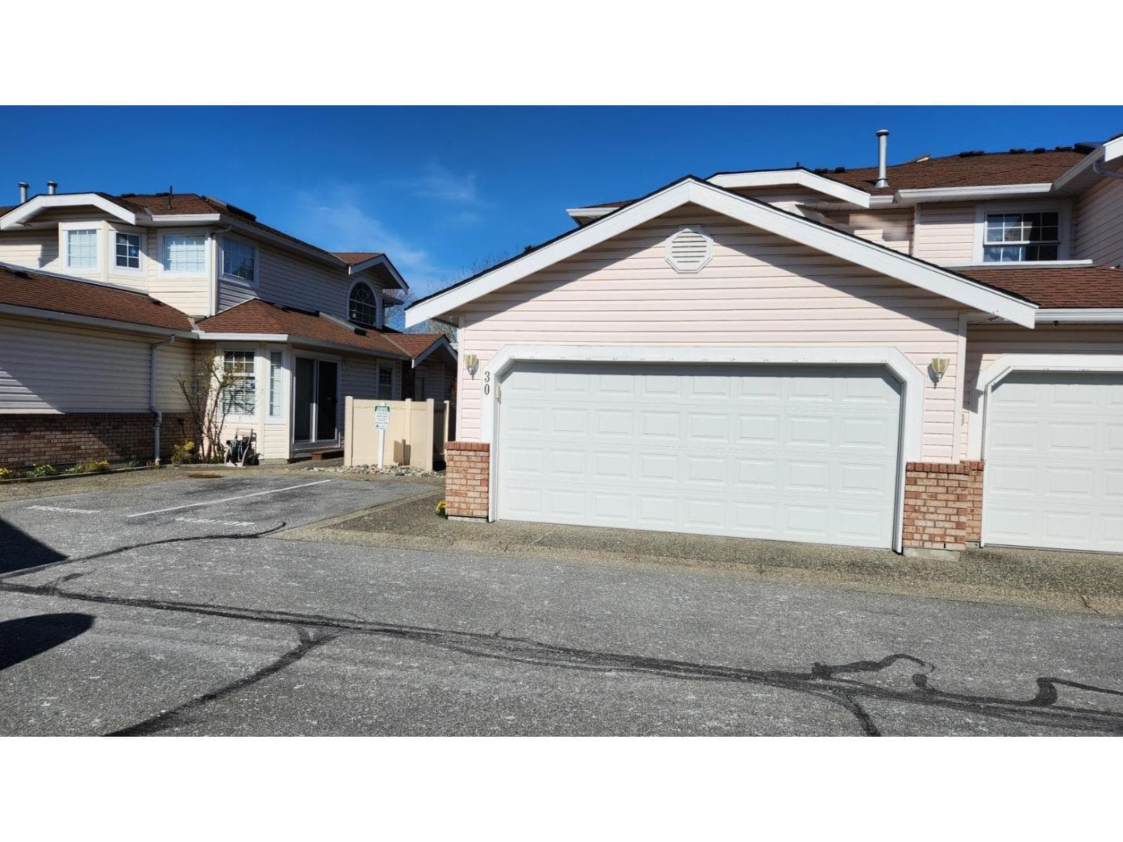 30 9168 FLEETWOOD WAY photo 2