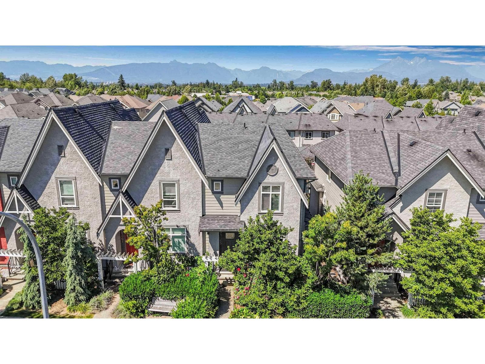 5 bed 3 bath single family at 21065 80 AVENUE — $974,000