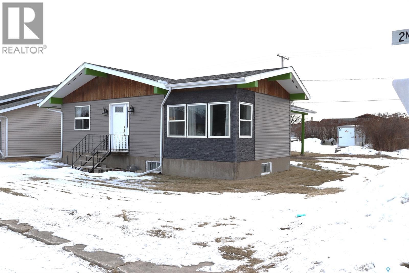 217 2nd AVENUE E