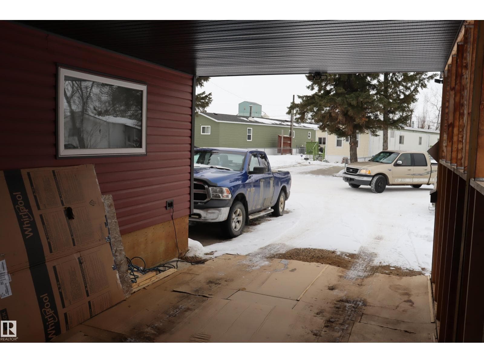 56 4204 47st. photo 3