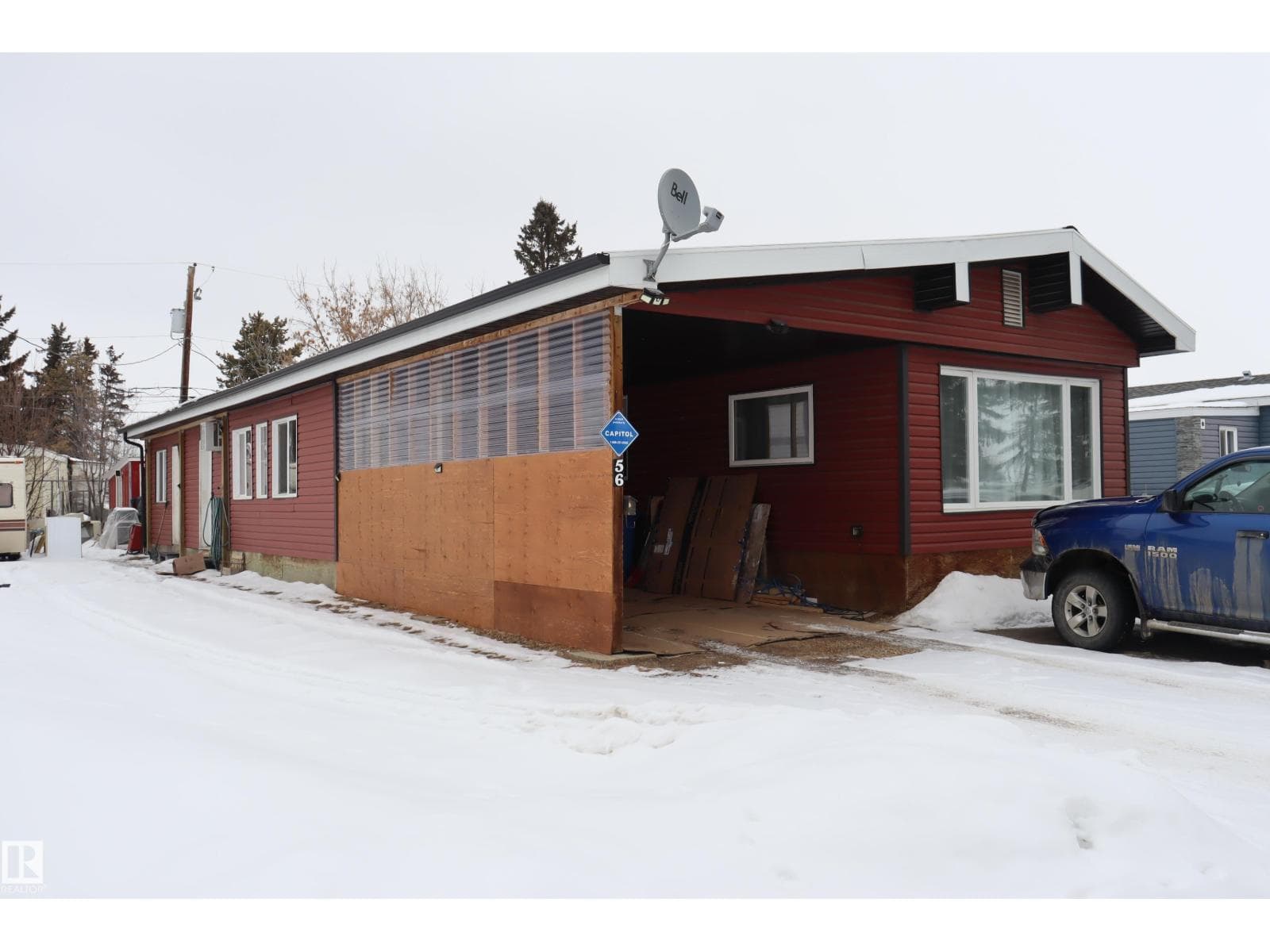 3 bed 1 bath single family at 56 4204 47st. — $145,900