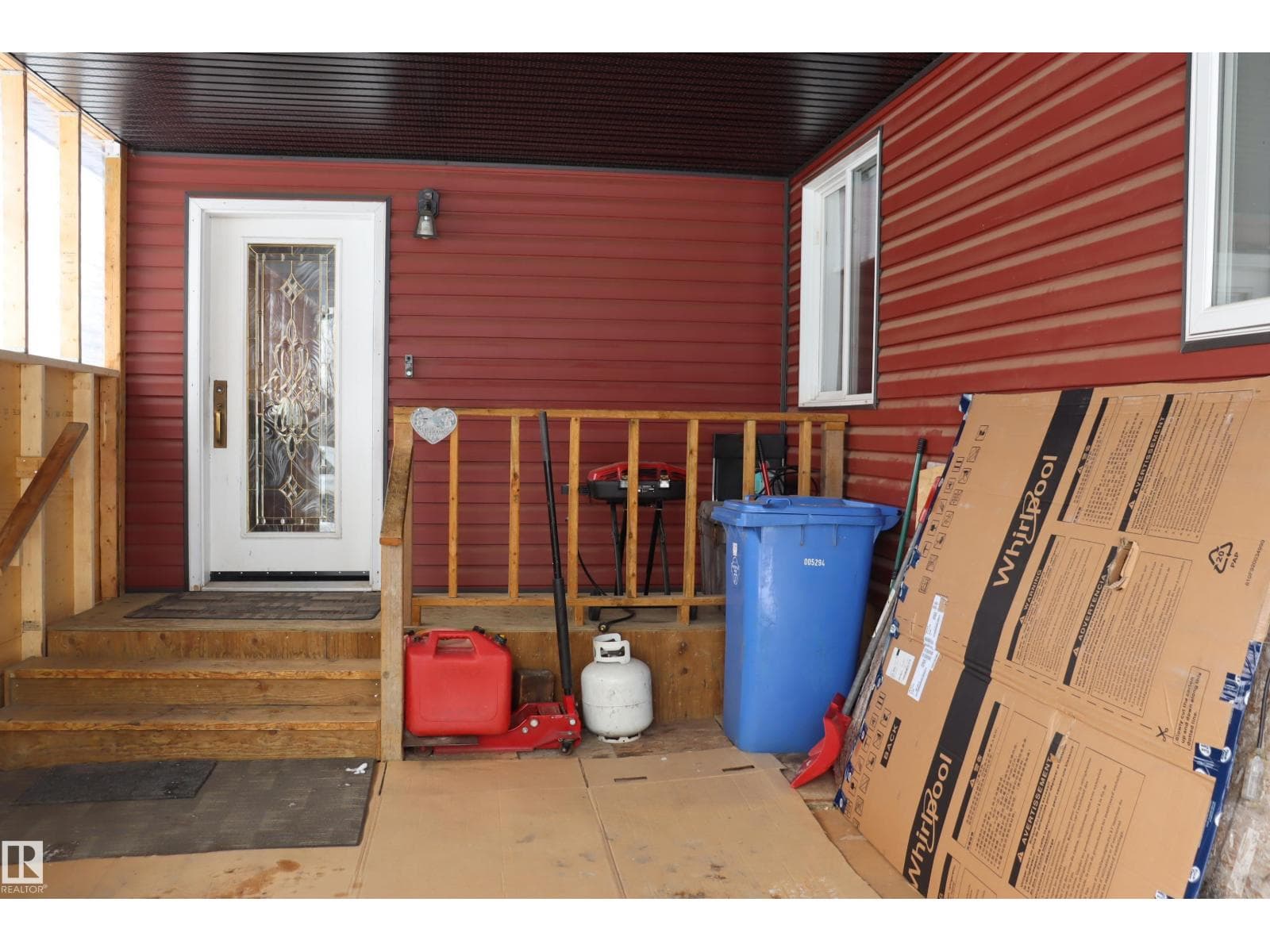 56 4204 47st. photo 4