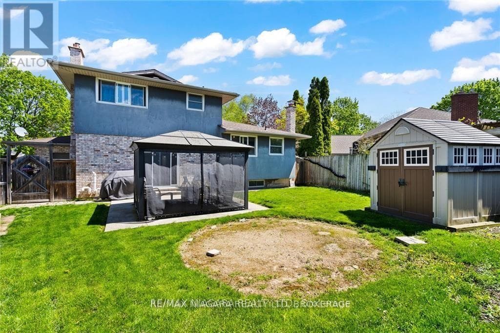 49 ROYAL OAK DRIVE photo 2