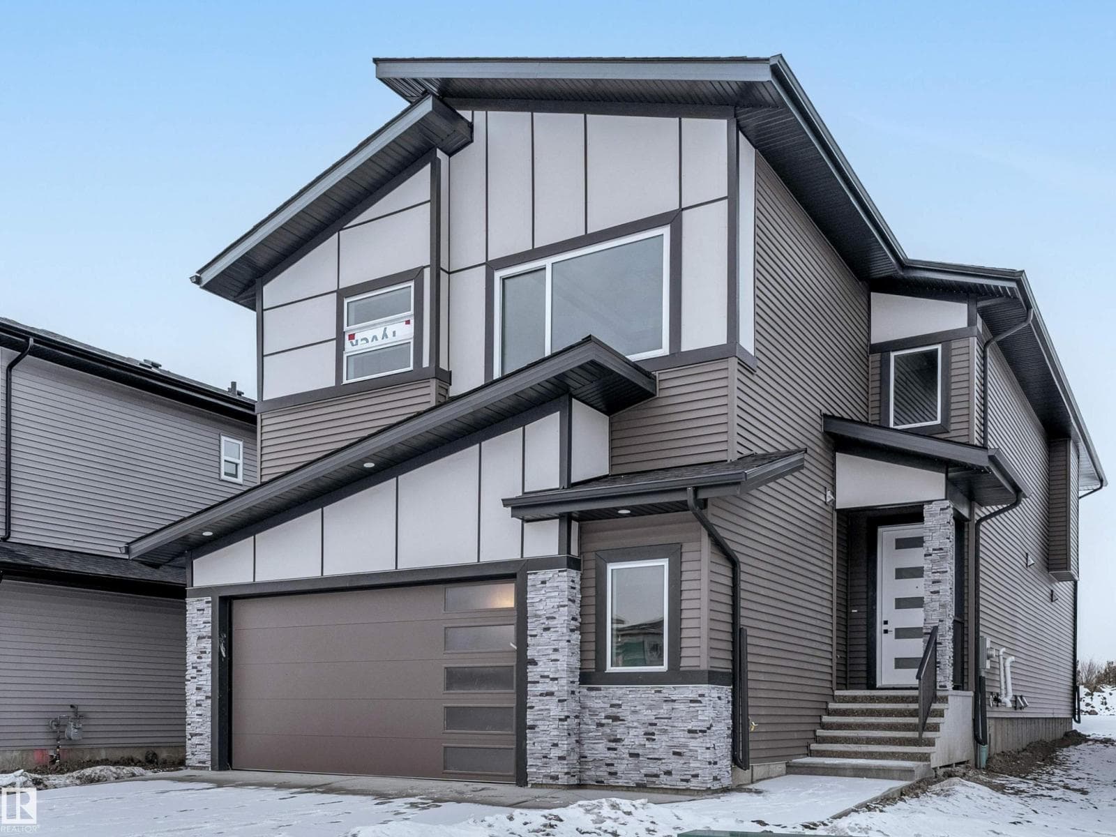 2346 63 AV NE photo 2