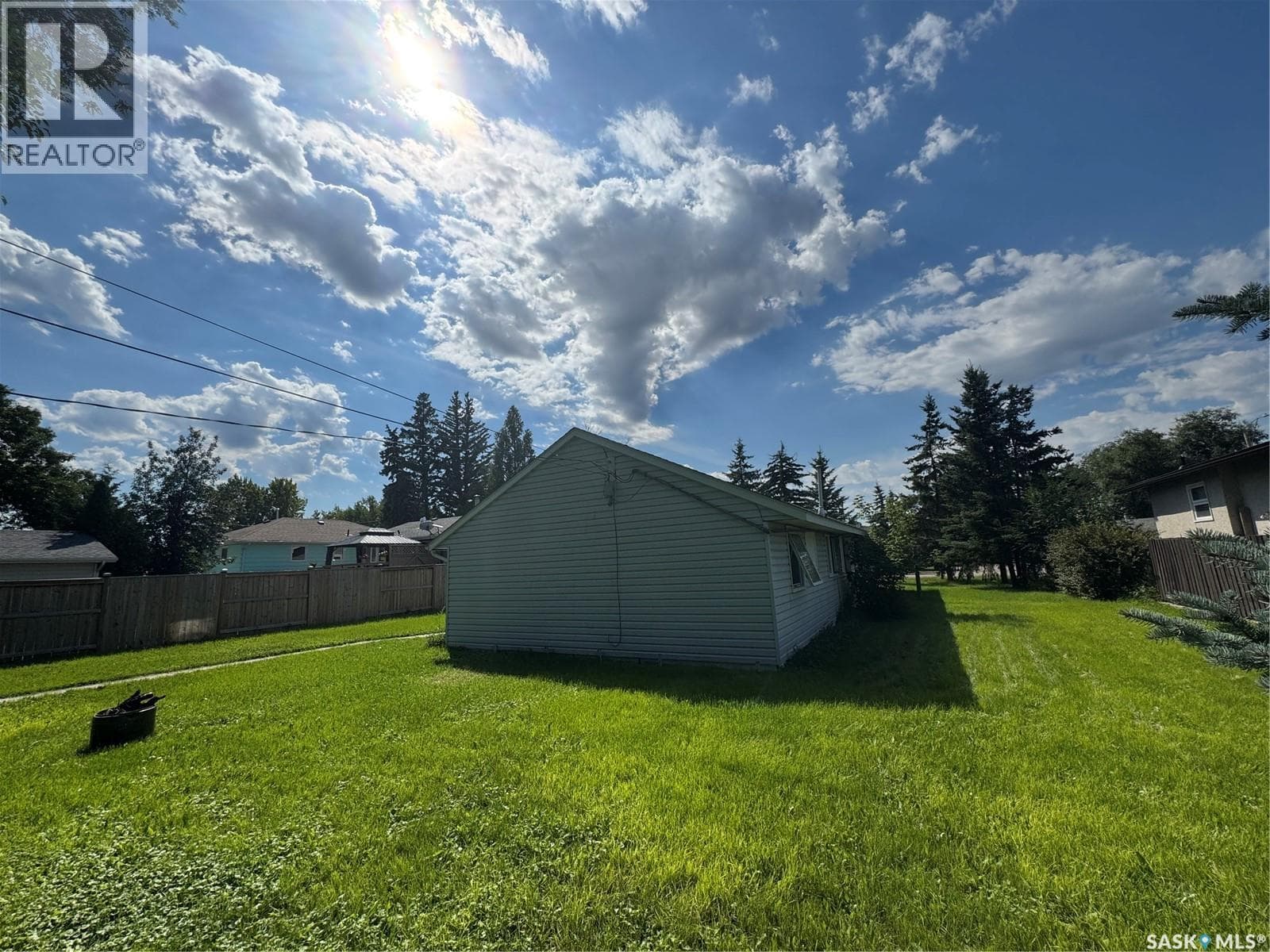 421 McKenzie STREET — photo 4