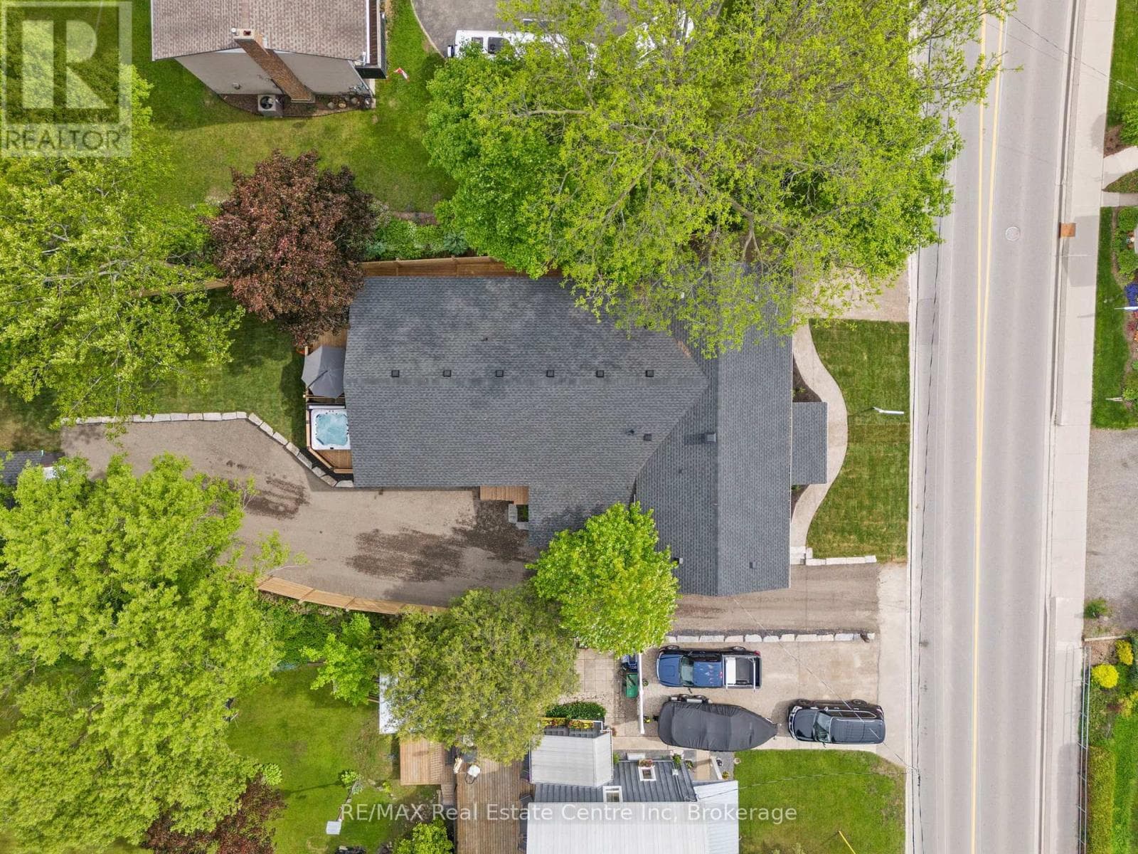 1283 SWAN STREET photo 4
