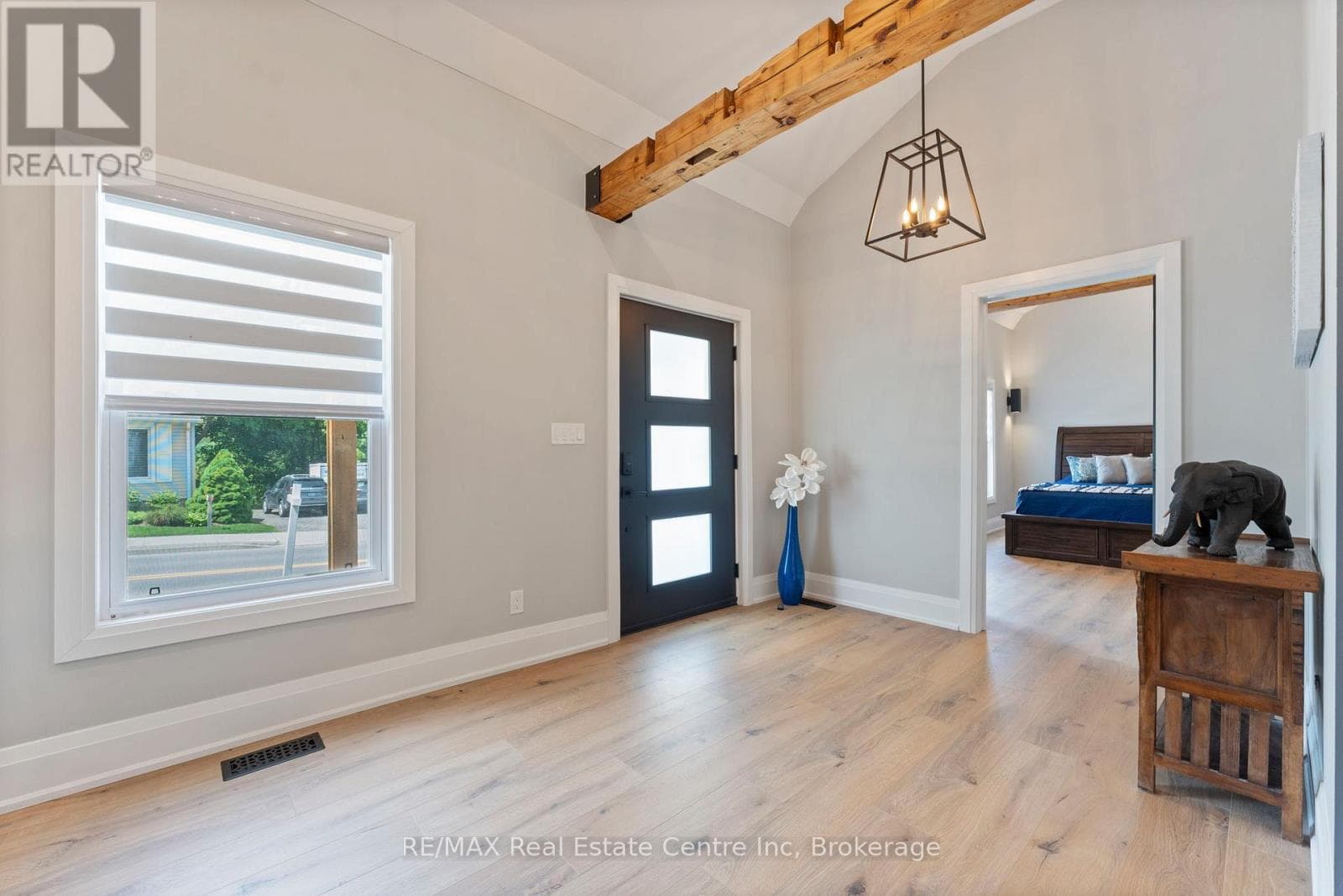 1283 SWAN STREET photo 5
