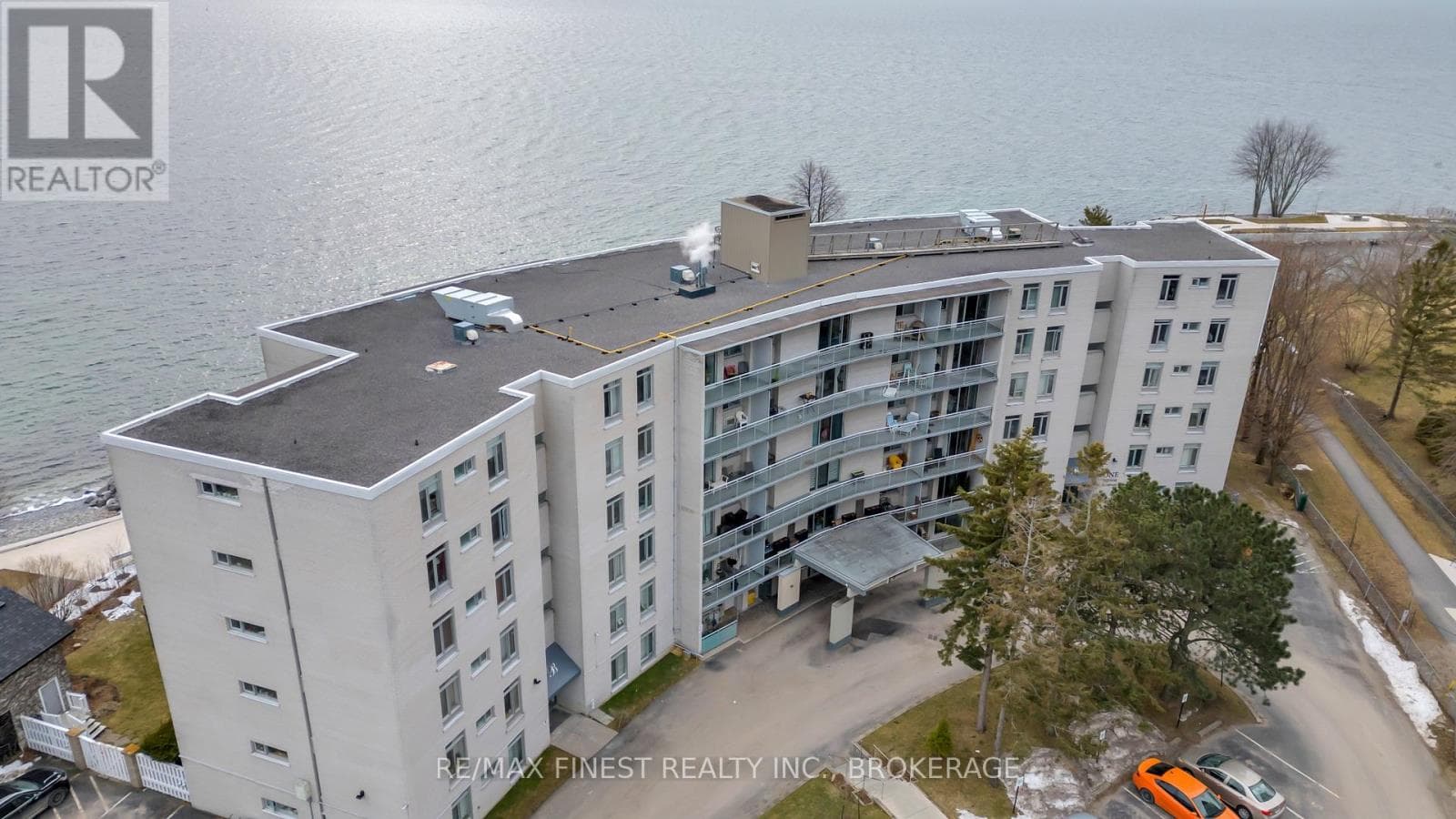 2 bed 1 bath single family at 106 - 1 MOWAT AVENUE — $329,000