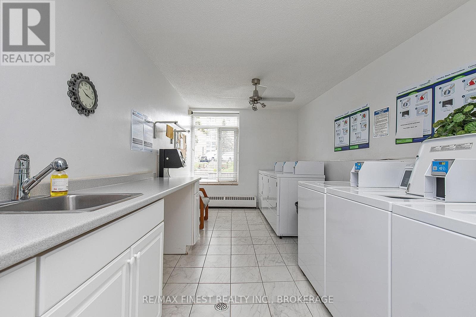 106 - 1 MOWAT AVENUE photo 3