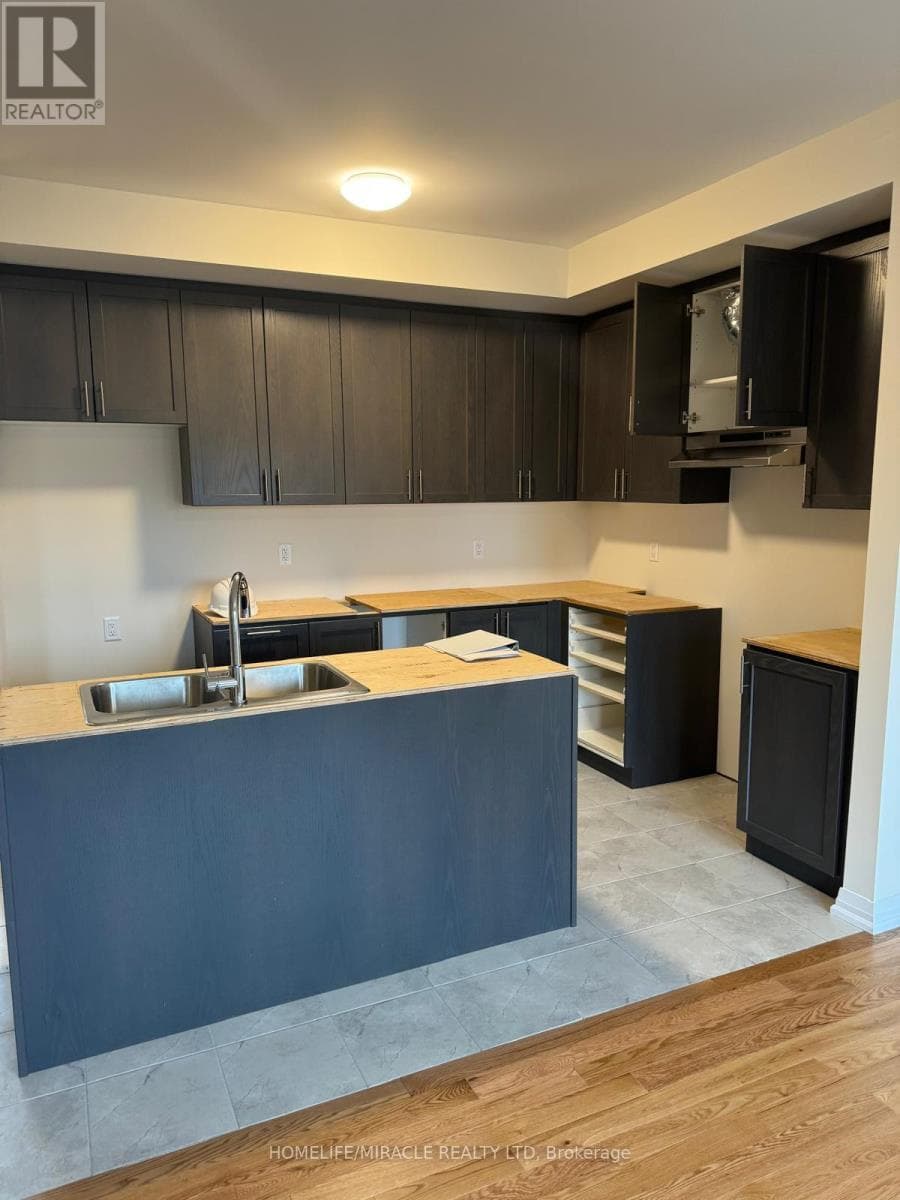 34 COOTE COURT photo 3