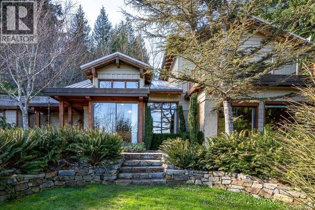 3 bed 3 bath single family at 825 Austin Dr — $1,195,000