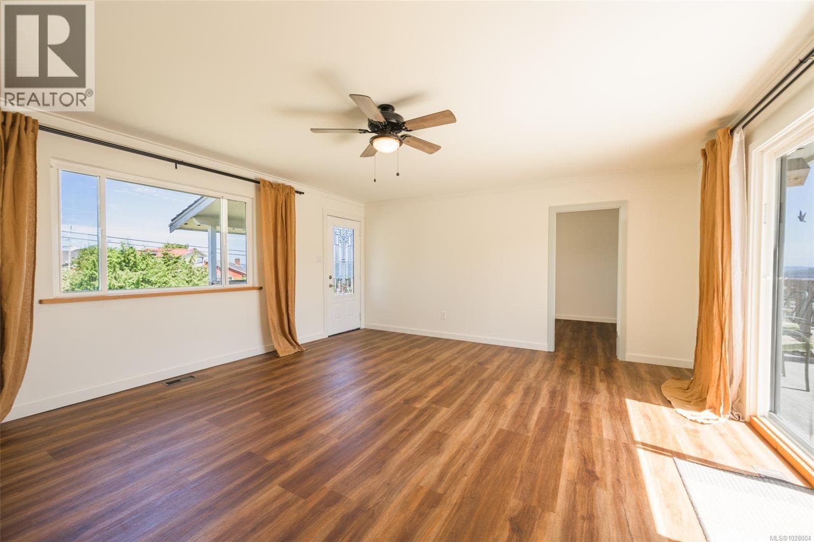 2546 Haddington Cres photo 4