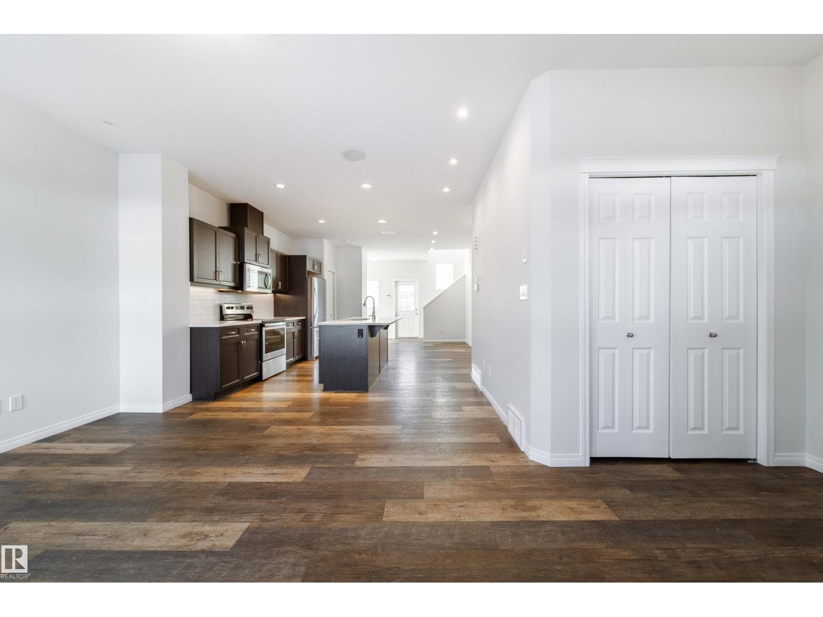 1199 WATT DR SW photo 4
