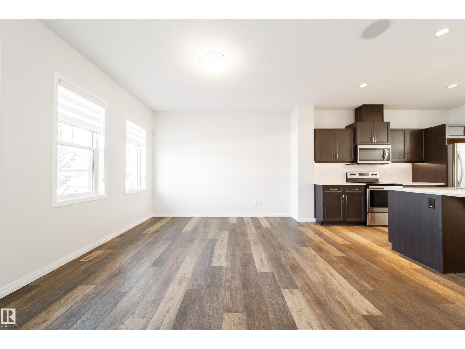 1199 WATT DR SW photo 3