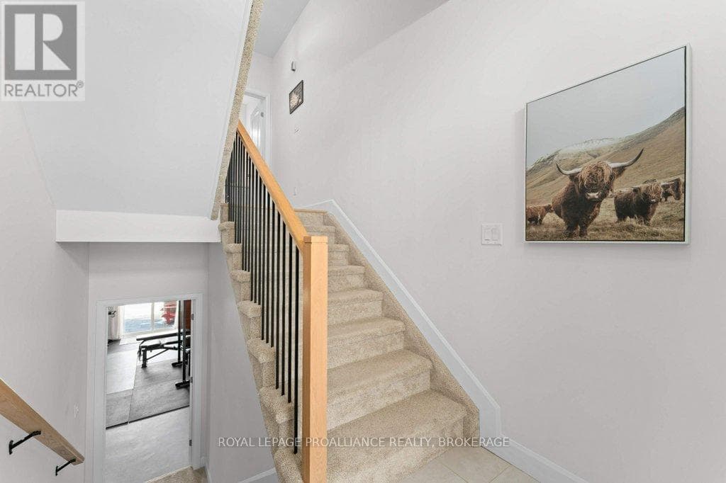 139 SUPERIOR DRIVE photo 4