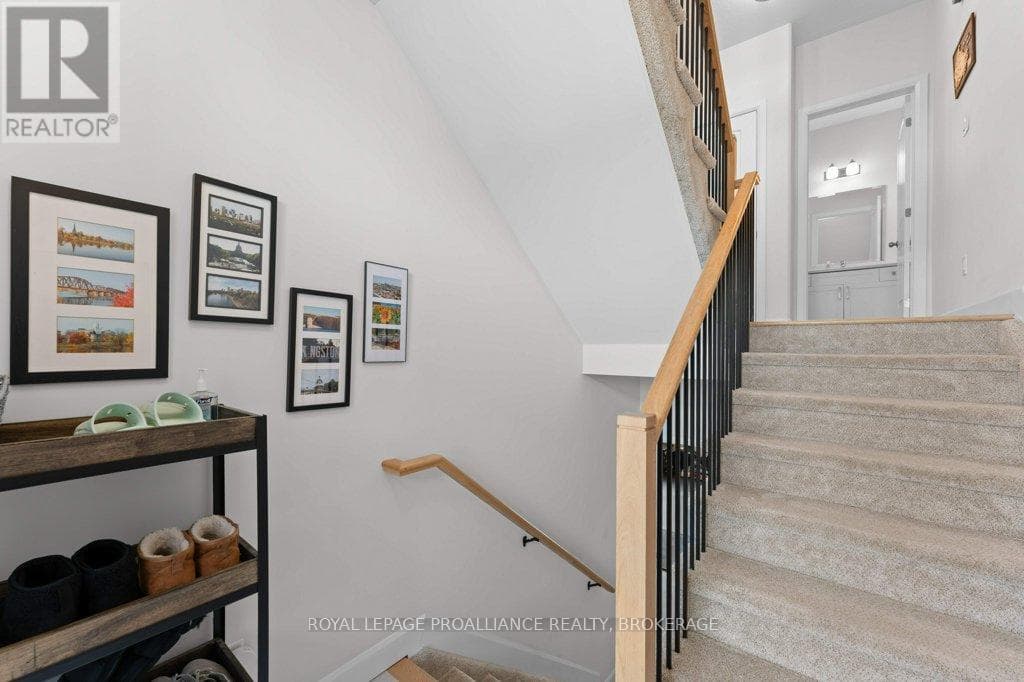 139 SUPERIOR DRIVE photo 5