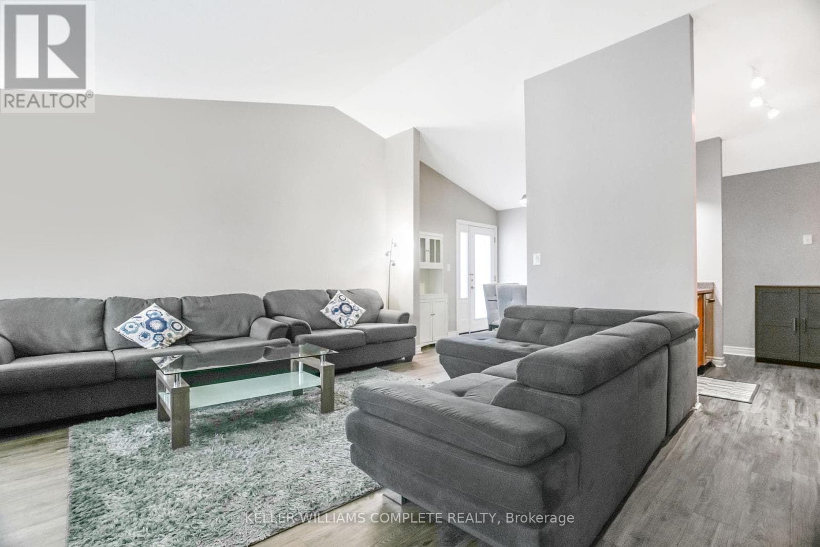 378B GLENDALE AVENUE photo 3