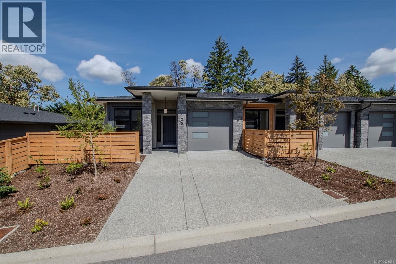 2 bed 2 bath single family at 114 1234 Viewtop Rd — $699,900